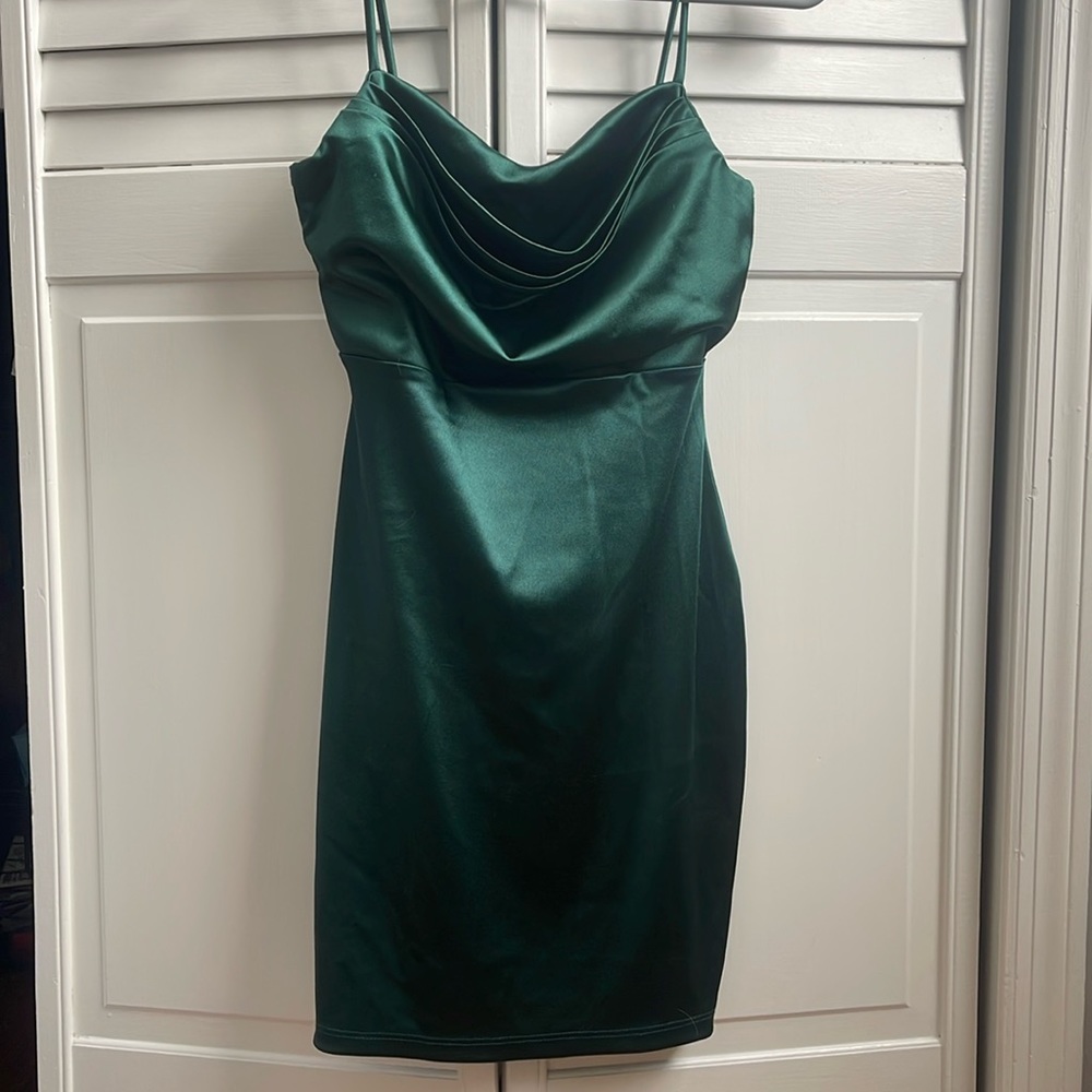 Windsor Emerald Green Satin mini homecoming dress, never worn